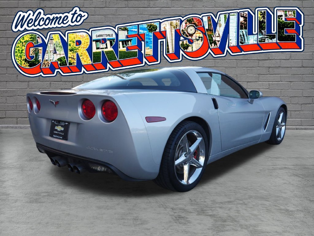 Used 2011 Chevrolet Corvette Coupe w/ Preferred Equipment Group RWD image 4