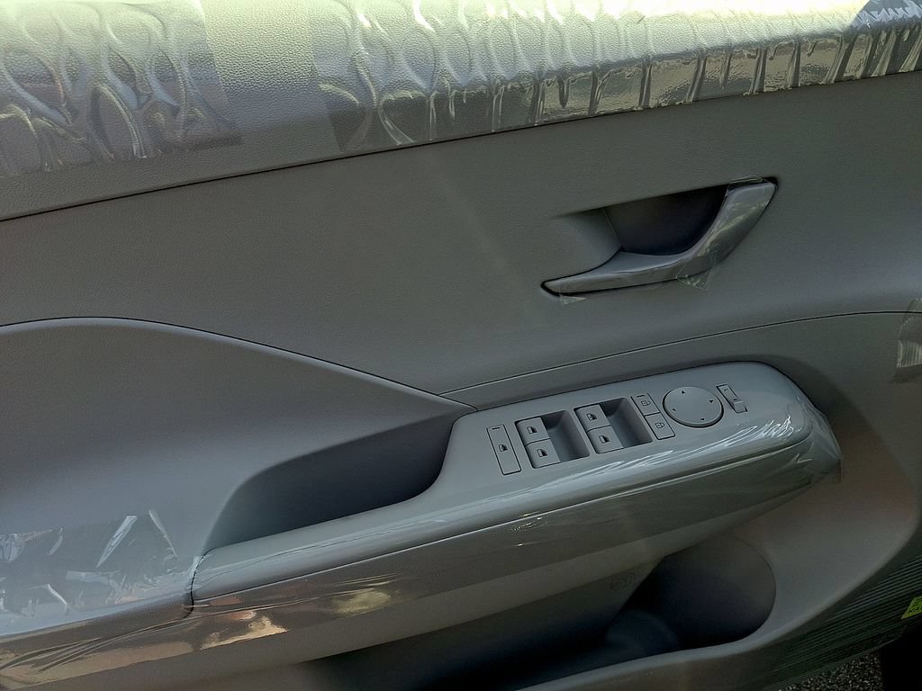 New 2027 Hyundai Kona SE FWD image 8