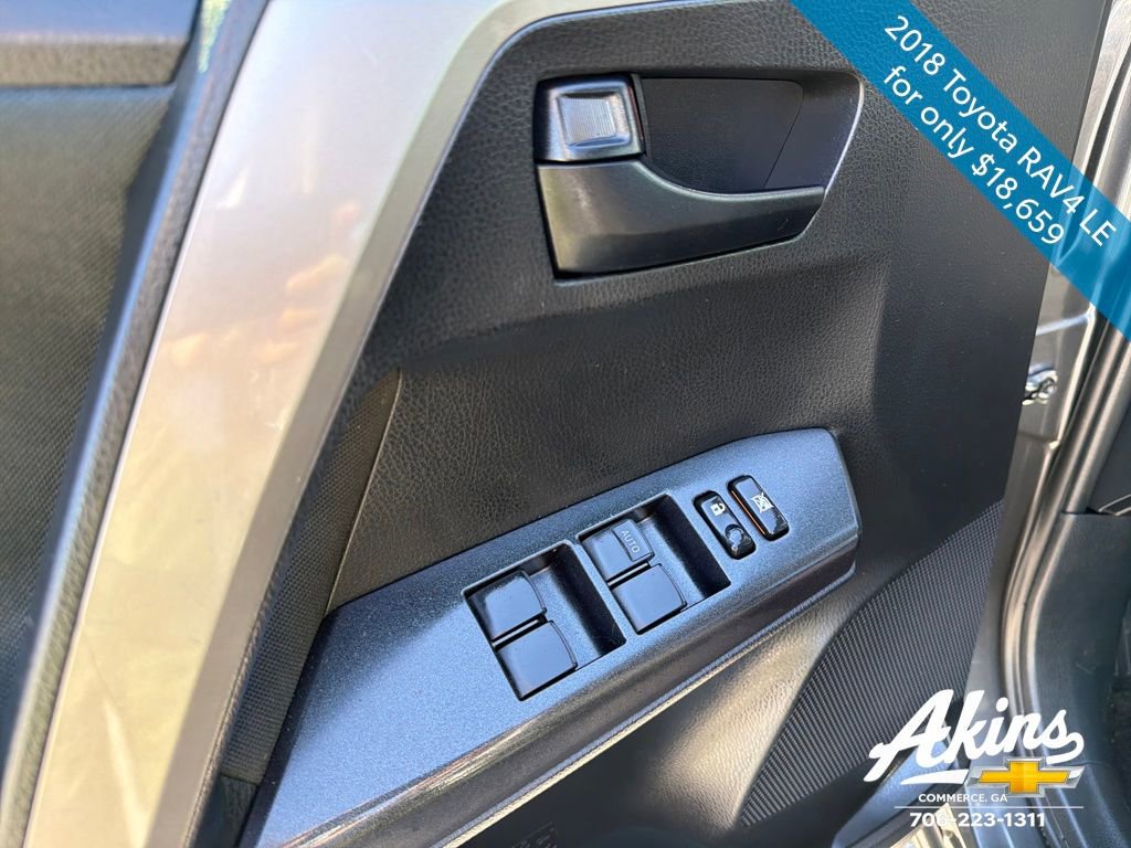 Used 2018 Toyota RAV4 LE image 15