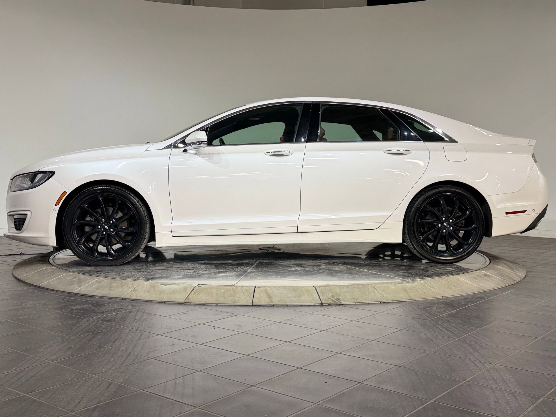 Used 2020 Lincoln MKZ Reserve w/ Monochromatic Package image 5
