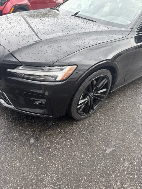 Used 2024 Volvo S60 B5 Plus AWD/4WD image 10