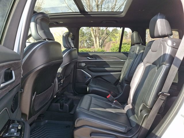 Used 2022 Jeep Grand Cherokee L Overland w/ Luxury Tech Group IV image 10