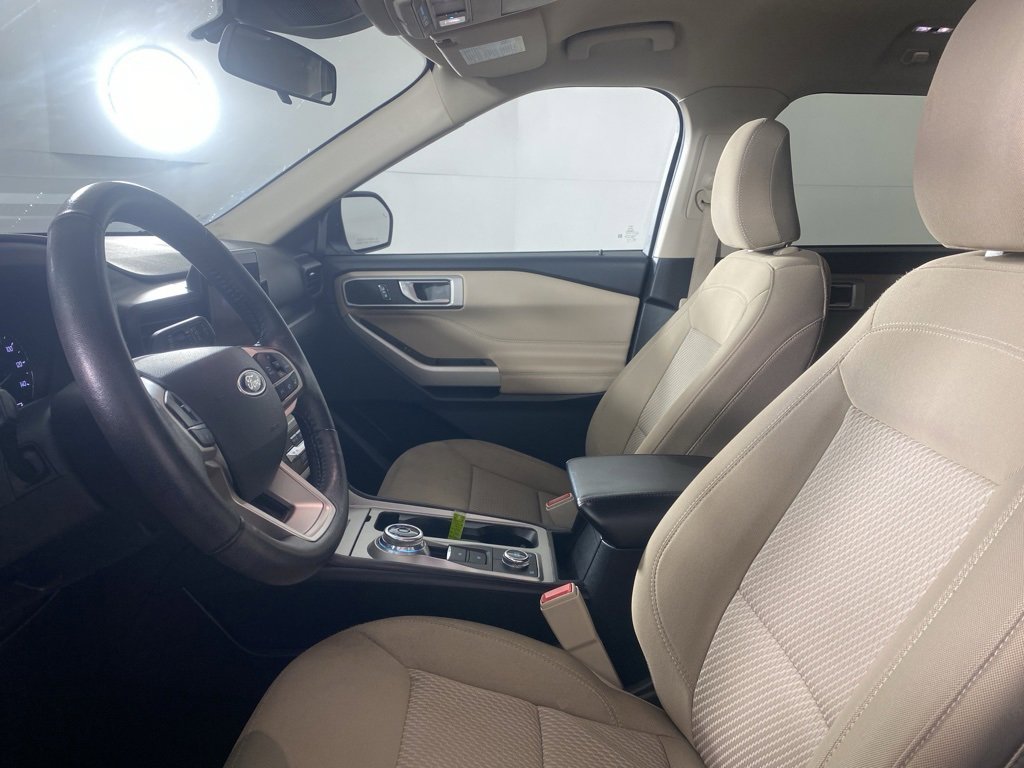 Used 2022 Ford Explorer XLT image 13