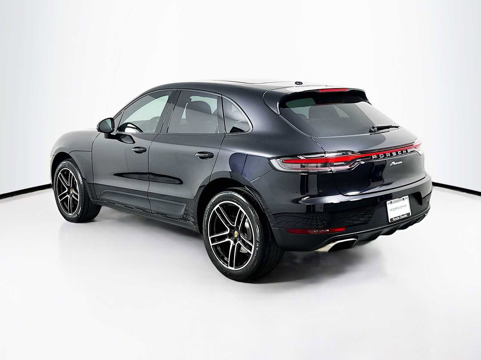 Certified 2021 Porsche Macan AWD/4WD image 3
