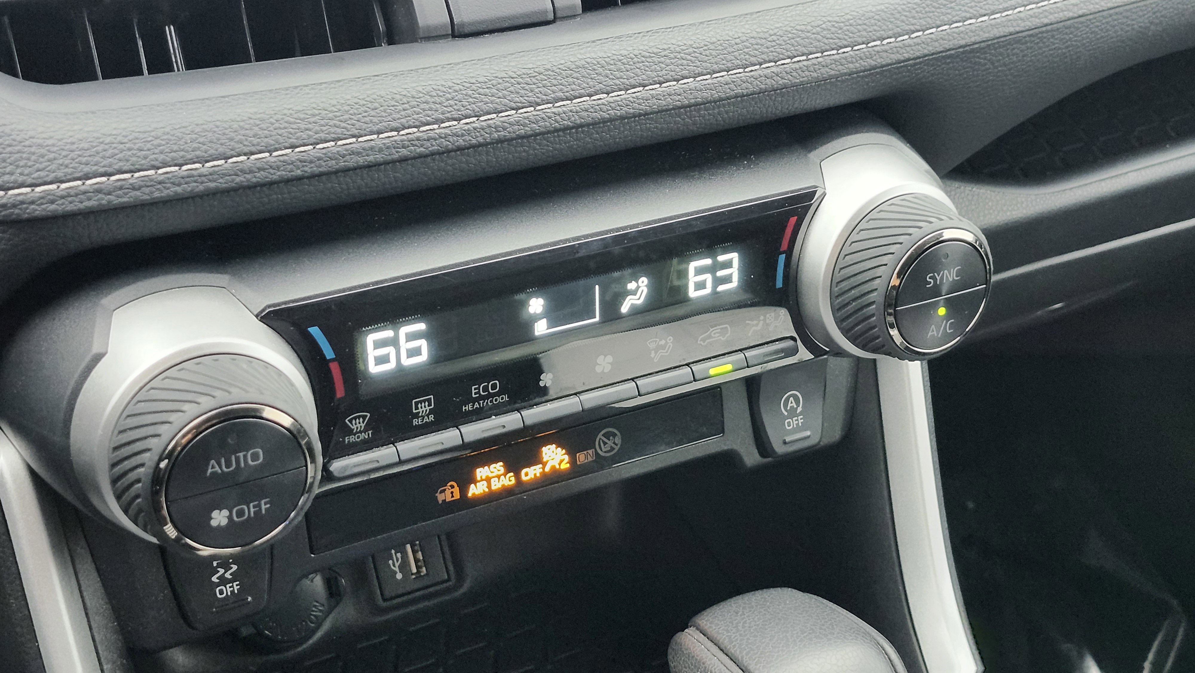 Used 2024 Toyota RAV4 XLE image 27