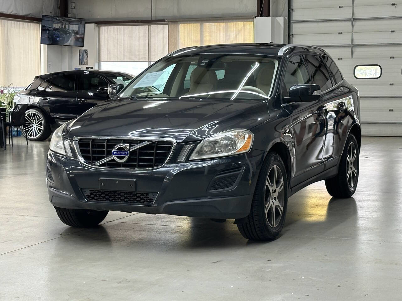 Used 2012 Volvo XC60 T6 image 5