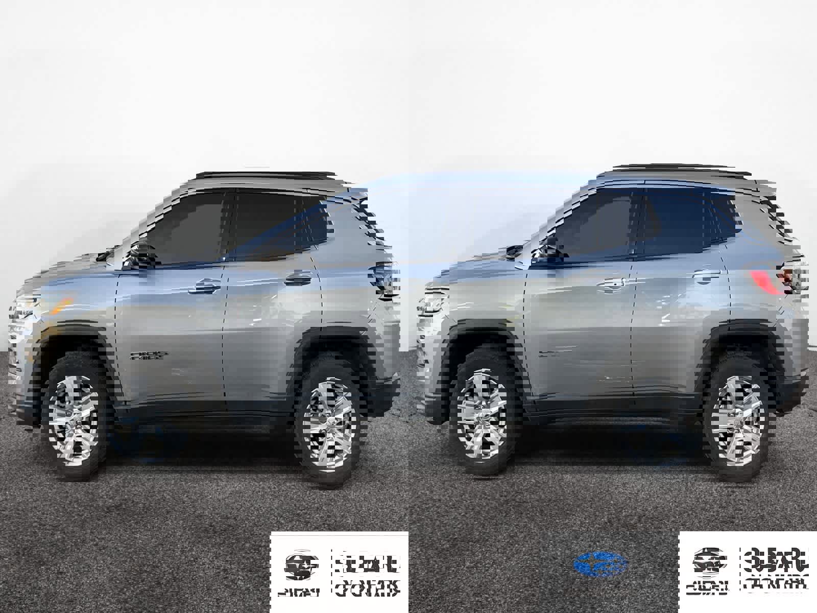 Used 2022 Jeep Compass Latitude image 2