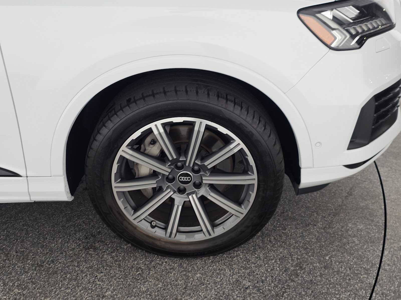 Used 2023 Audi Q7 2.0T Premium Plus AWD/4WD image 9