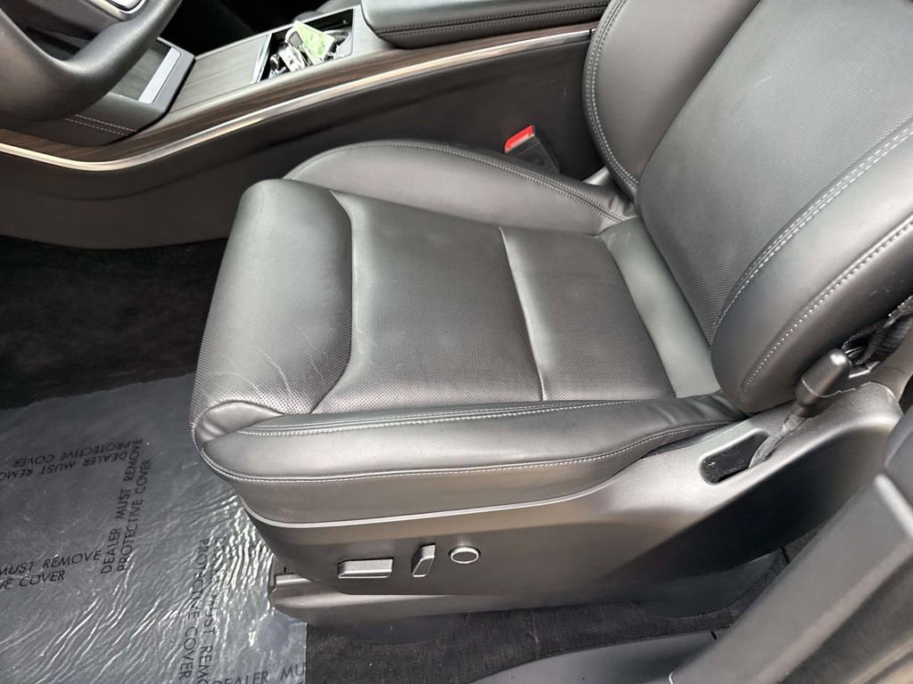 Used 2022 Tesla Model X image 30