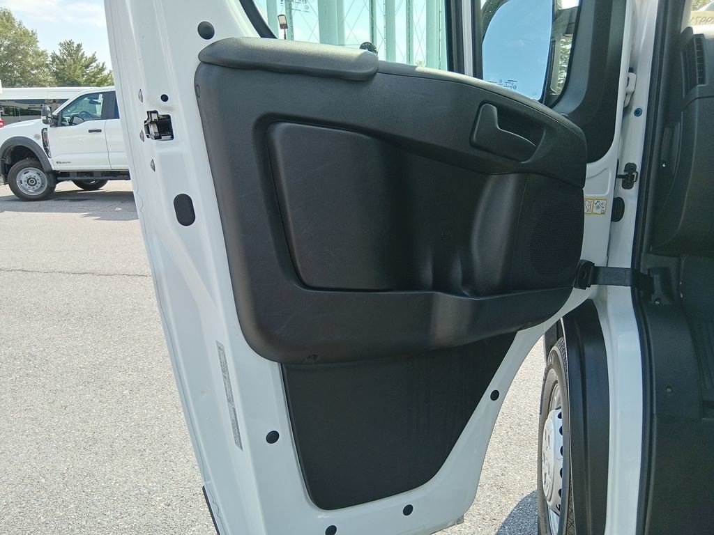 Used 2024 RAM ProMaster 2500 w/ Convenience Group FWD image 14
