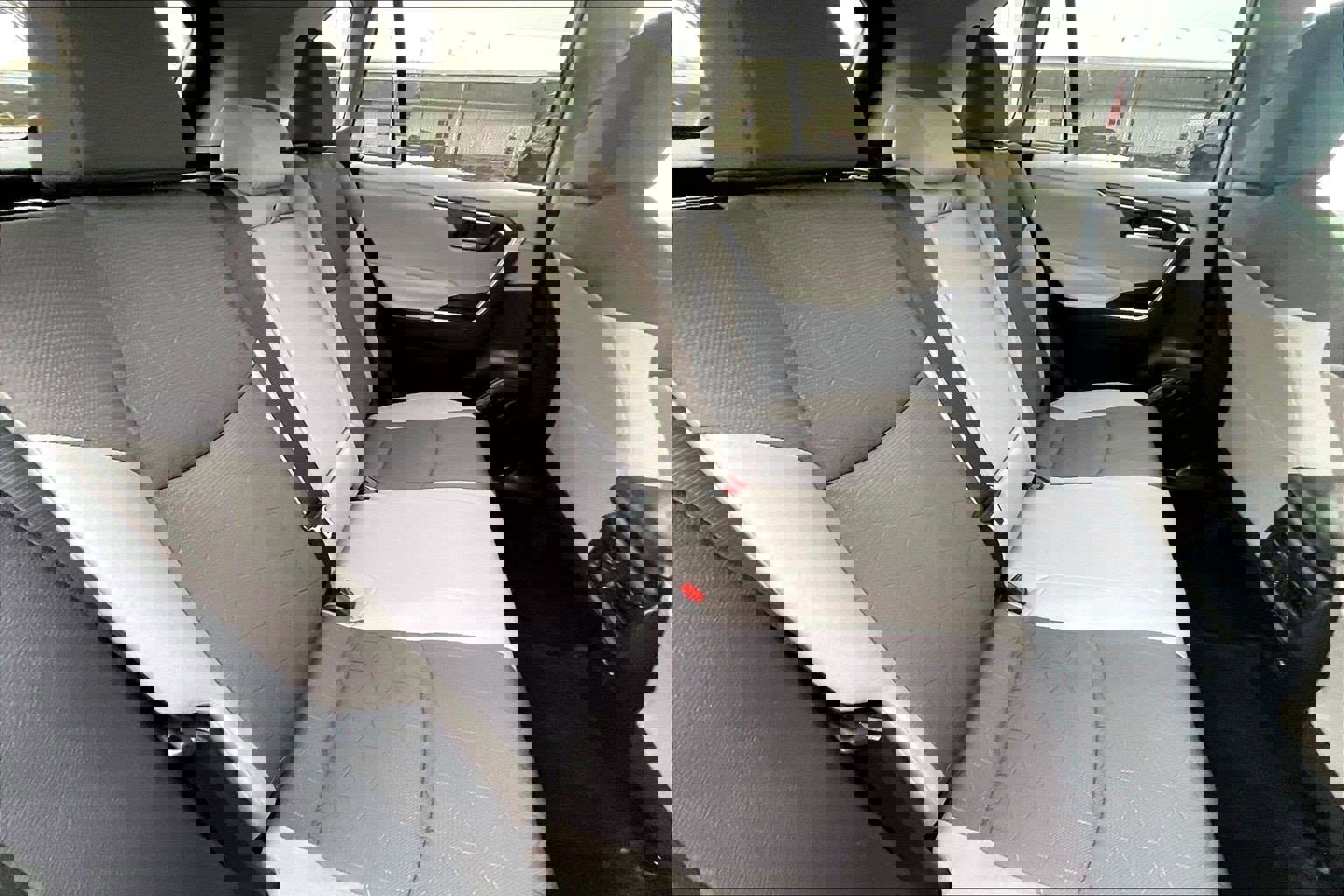 Used 2022 Toyota RAV4 XLE image 31