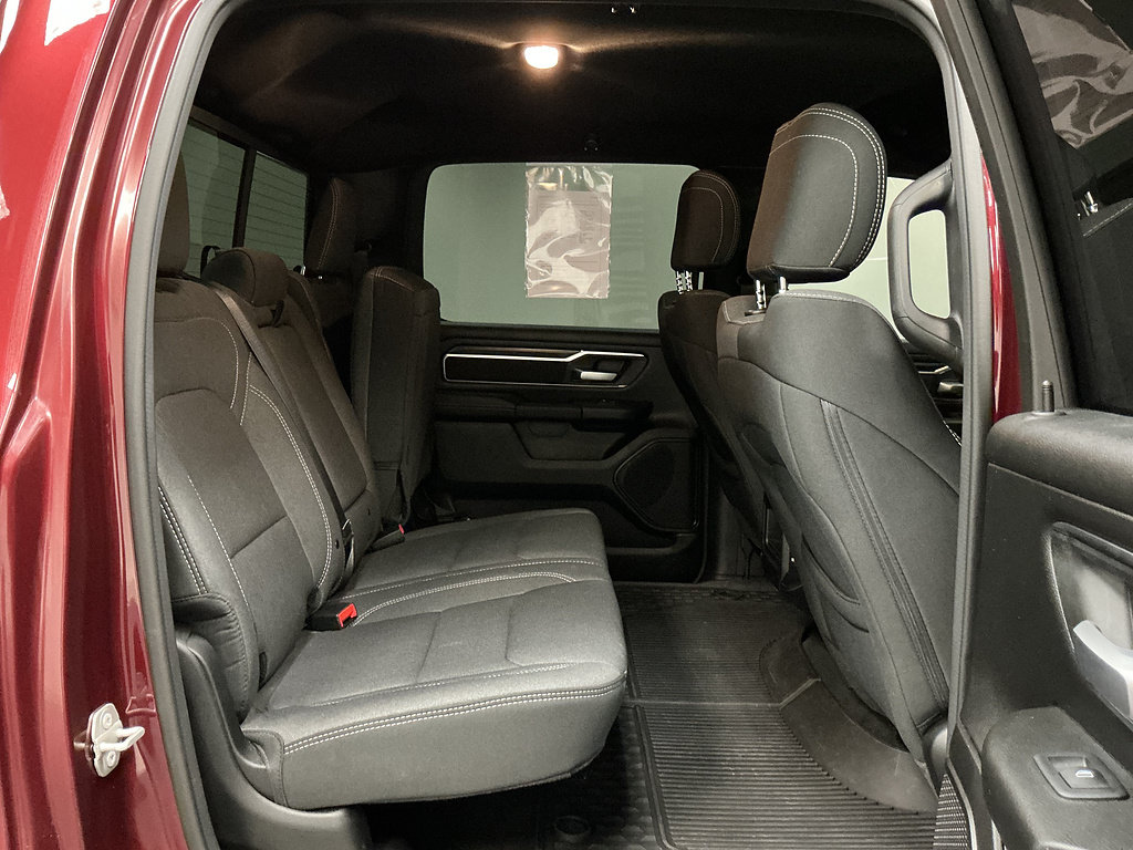 Used 2024 RAM 1500 Big Horn AWD/4WD image 33