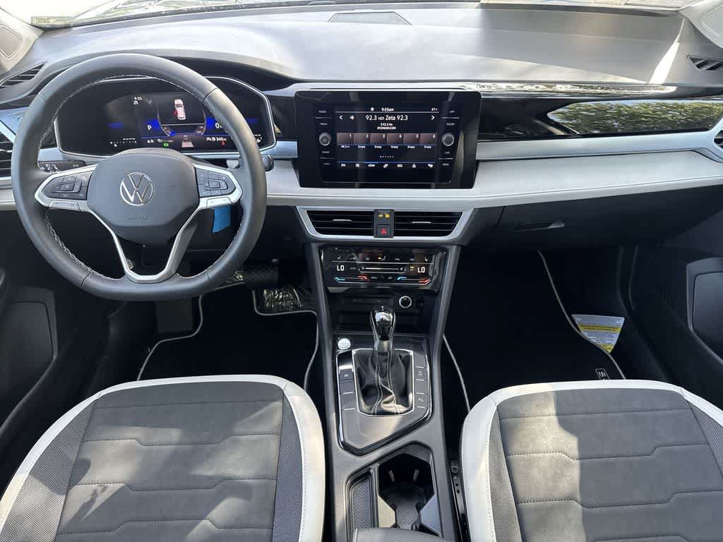 New 2026 Volkswagen Taos SE FWD image 24