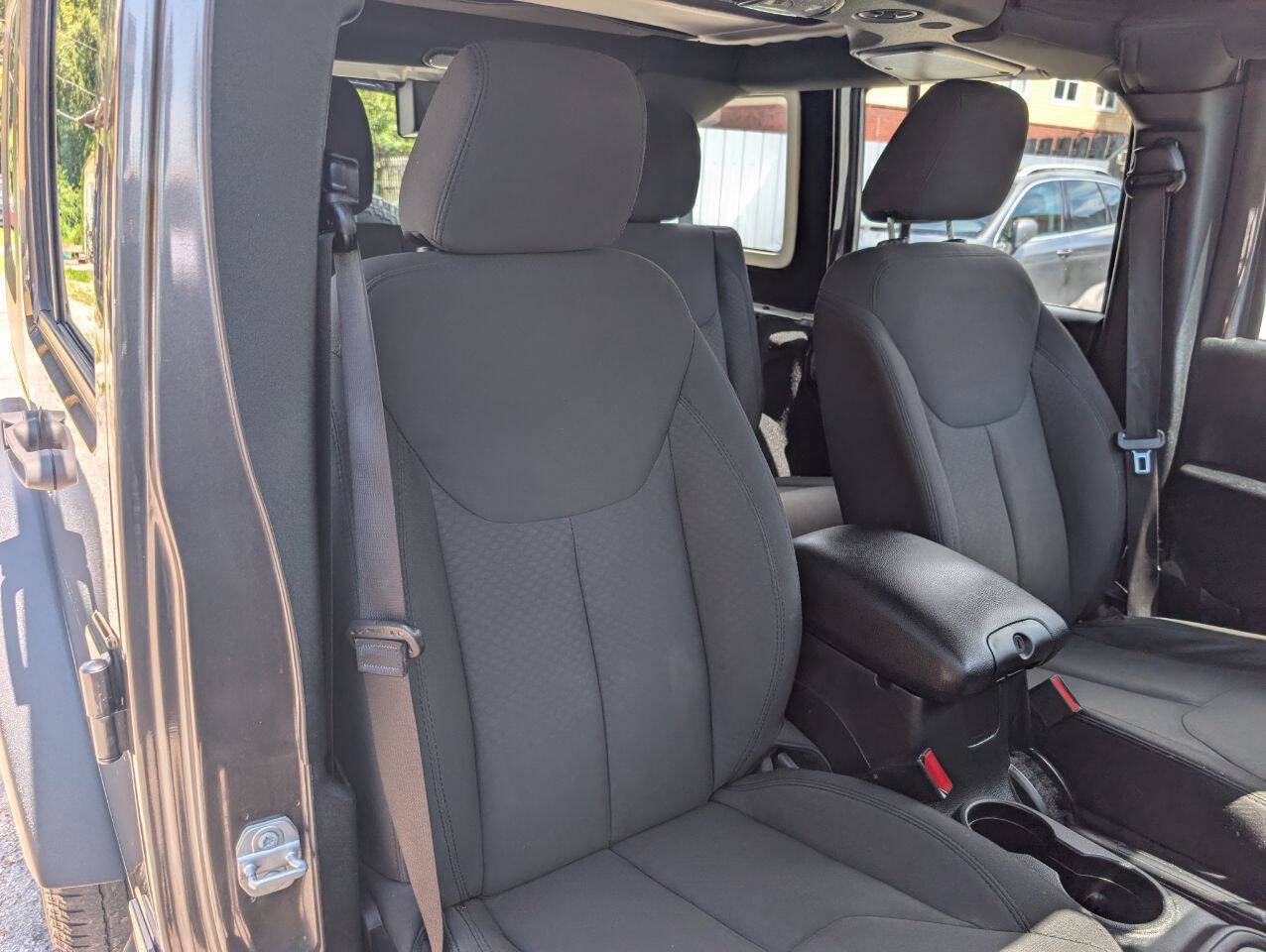 Used 2017 Jeep Wrangler Unlimited Sport w/ Connectivity Group AWD/4WD image 24