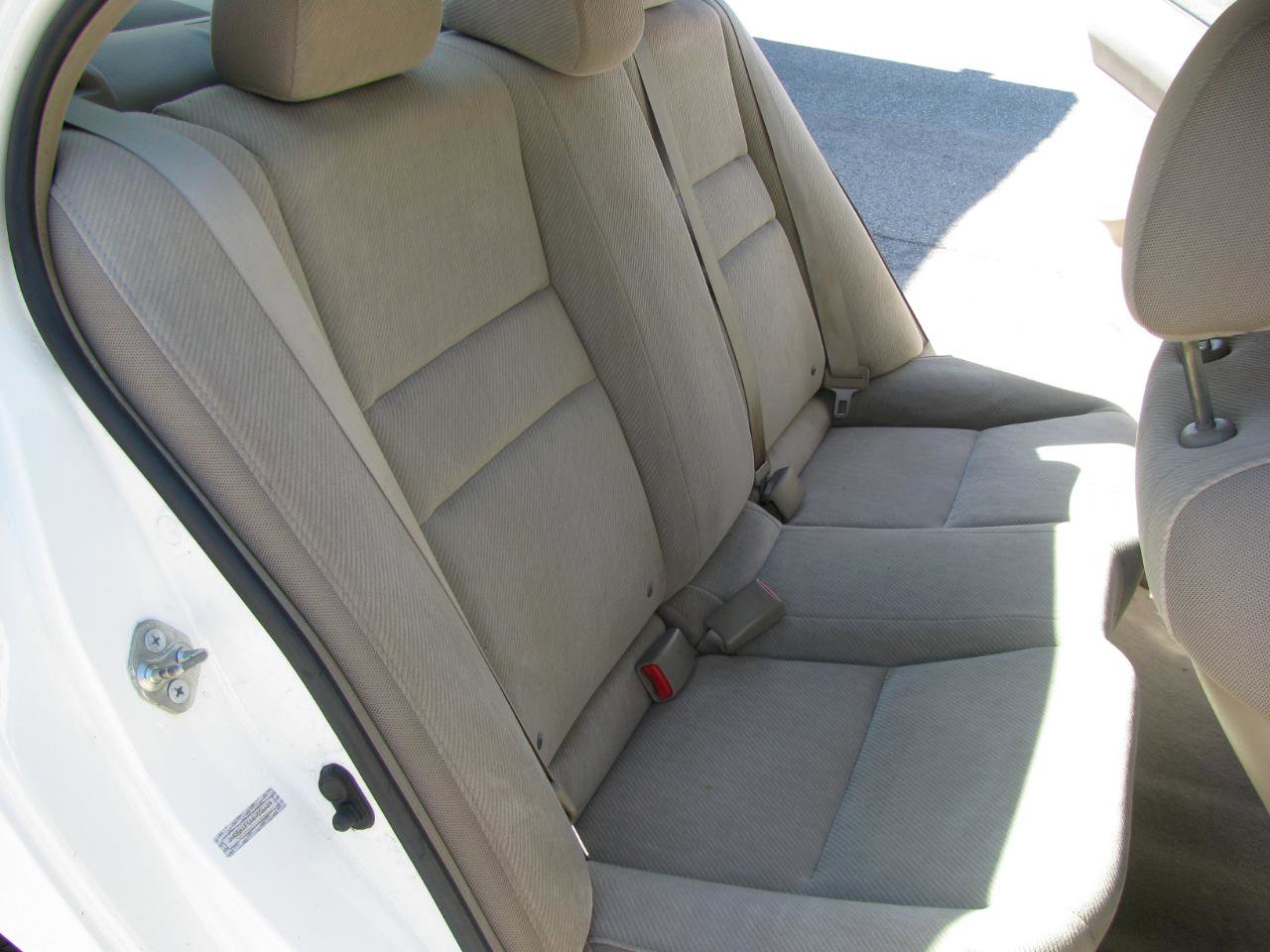 Used 2010 Honda Civic LX image 16