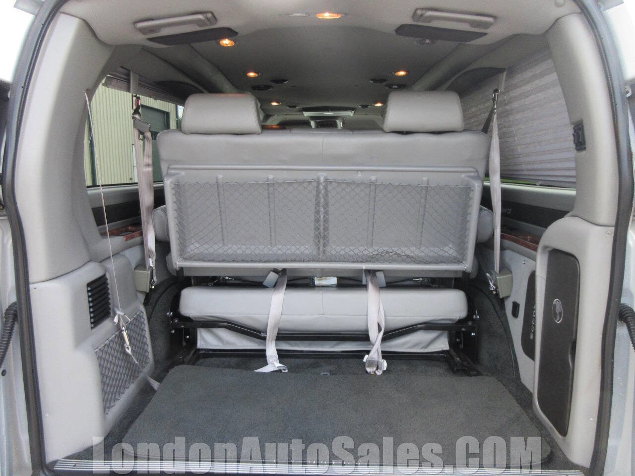 Used 2018 Chevrolet Express 2500 Extended w/ Enhanced Convenience Package image 13
