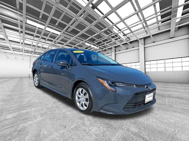 Certified 2025 Toyota Corolla LE image 1