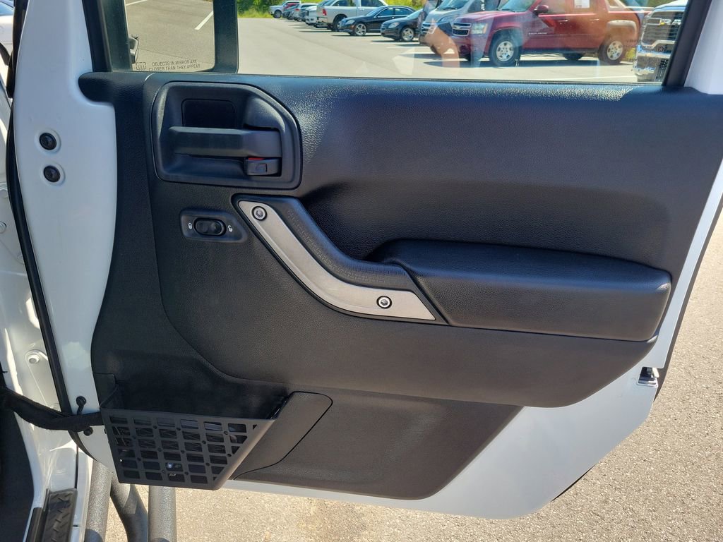 Used 2015 Jeep Wrangler Sport AWD/4WD image 38