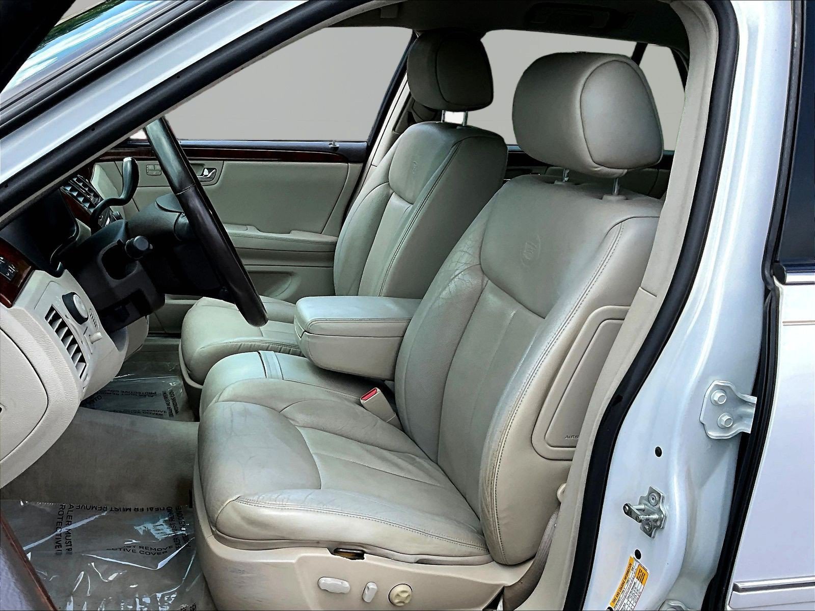 Used 2007 Cadillac DTS Luxury I w/ Trunk Convenience Package FWD image 19