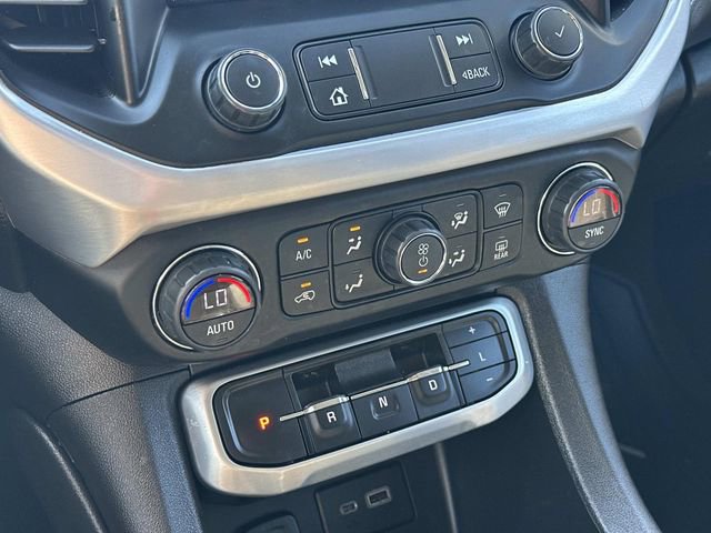 Used 2021 GMC Acadia SLE w/ Driver Convenience Package FWD image 30