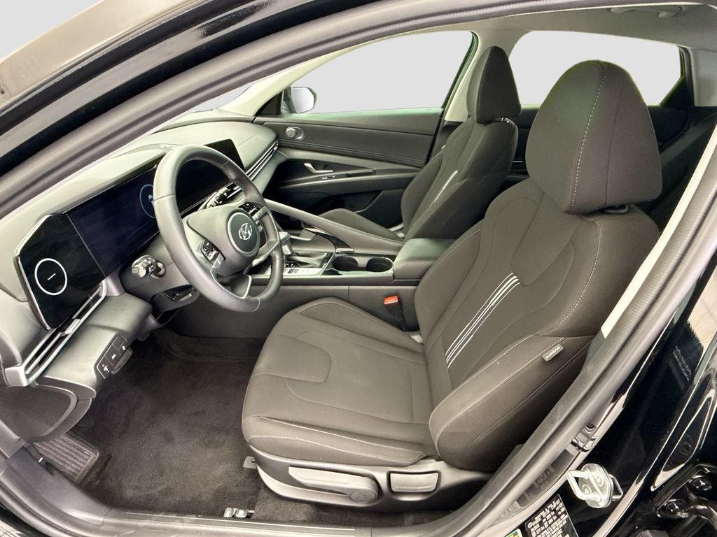 Used 2023 Hyundai Elantra SEL w/ Convenience Package FWD image 18