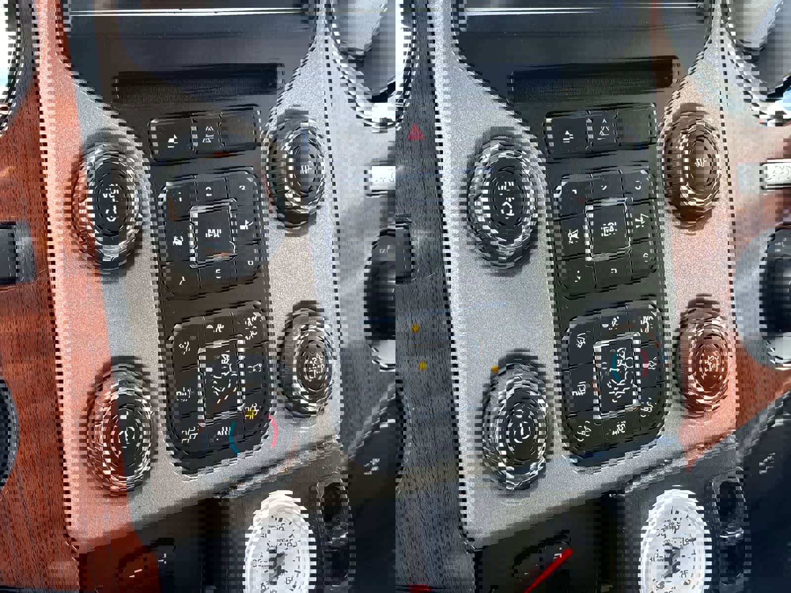 Used 2016 Ford F350 King Ranch w/ King Ranch w/Chrome Package image 24