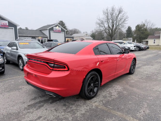 Used 2019 Dodge Charger SXT w/ Leather Interior Group image 4