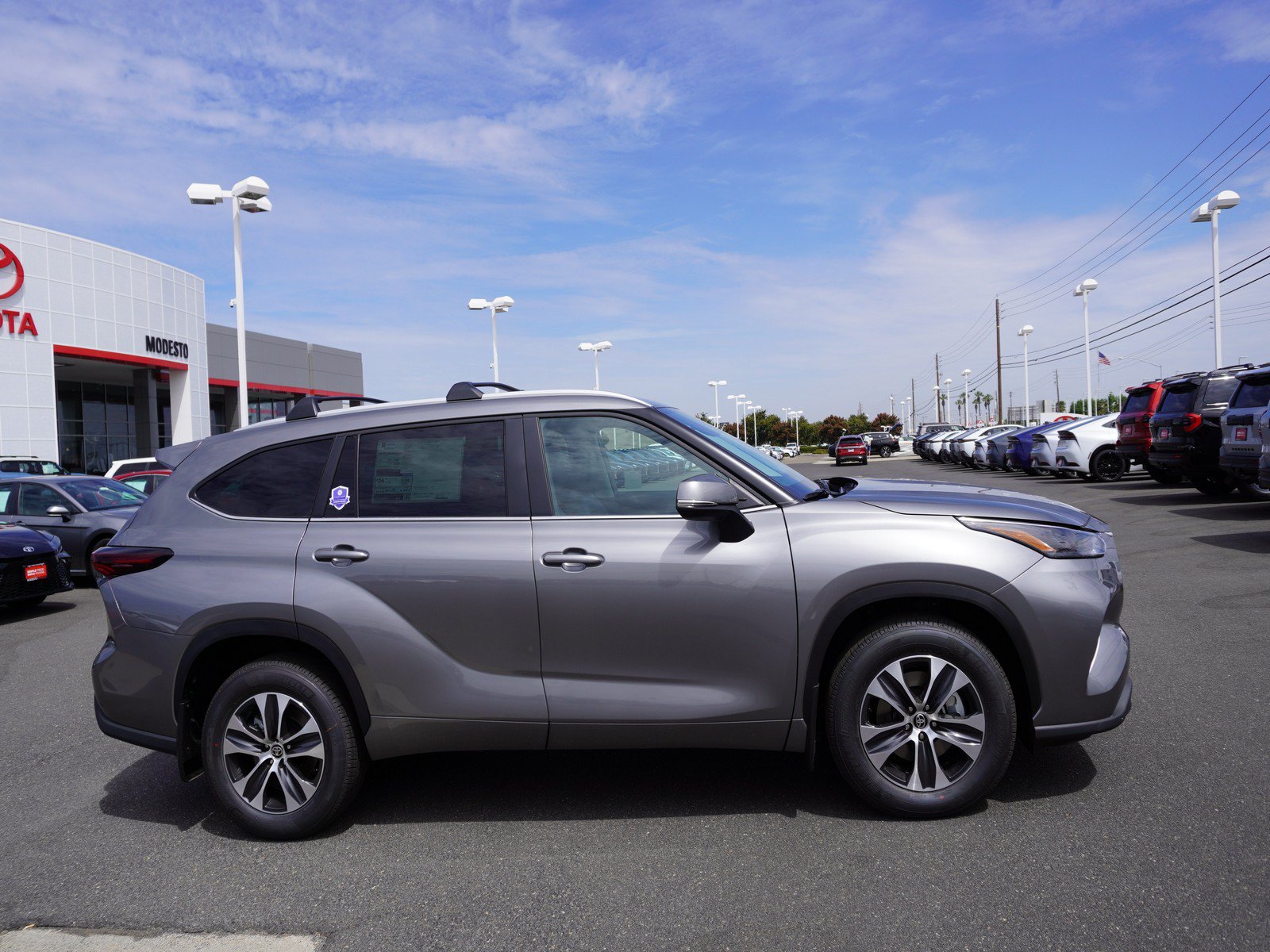 New 2026 Toyota Highlander XLE AWD/4WD image 4