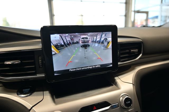 Used 2022 Ford Explorer XLT w/ Equipment Group 202A image 16