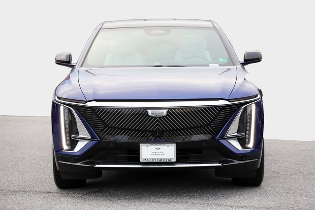 Used 2024 Cadillac Lyriq Luxury image 2