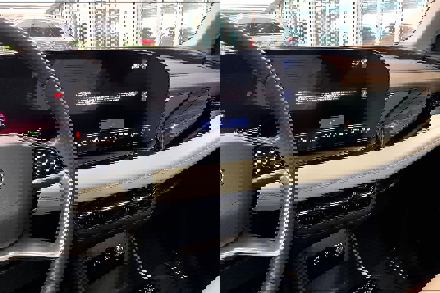 Used 2025 Audi Q6 e-tron Premium Plus w/ Premium Plus image 6