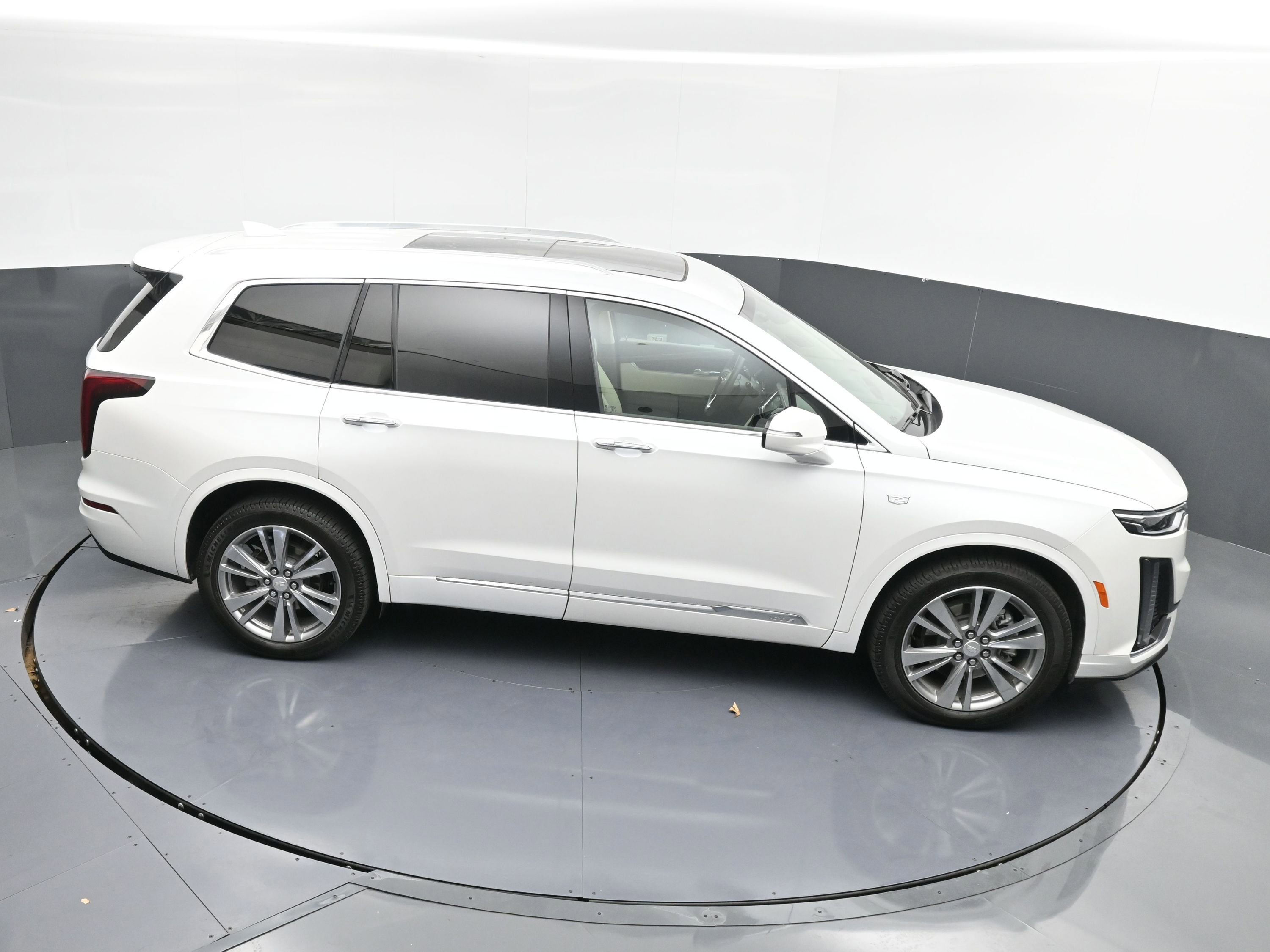 Used 2023 Cadillac XT6 Premium Luxury image 45