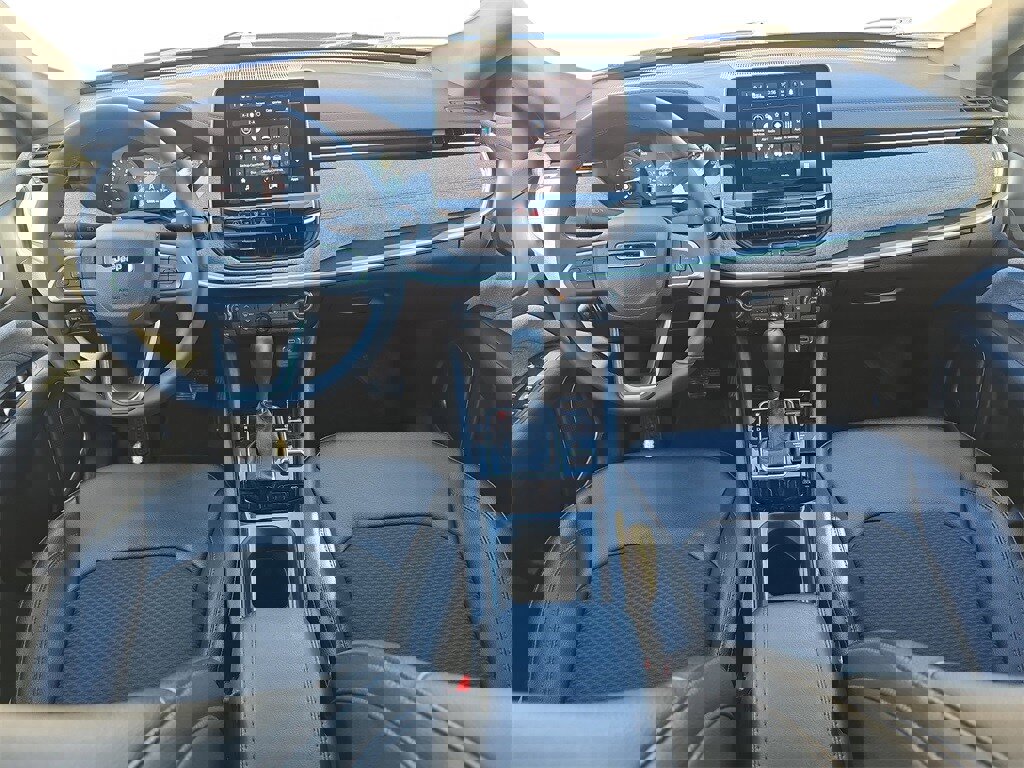 Used 2025 Jeep Compass Latitude image 9