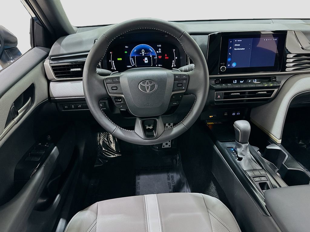 Used 2025 Toyota Camry SE w/ Convenience Package image 21