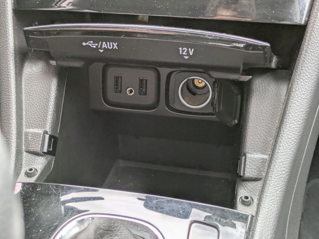 Used 2019 Buick Encore Essence w/ Experience Buick Package image 23