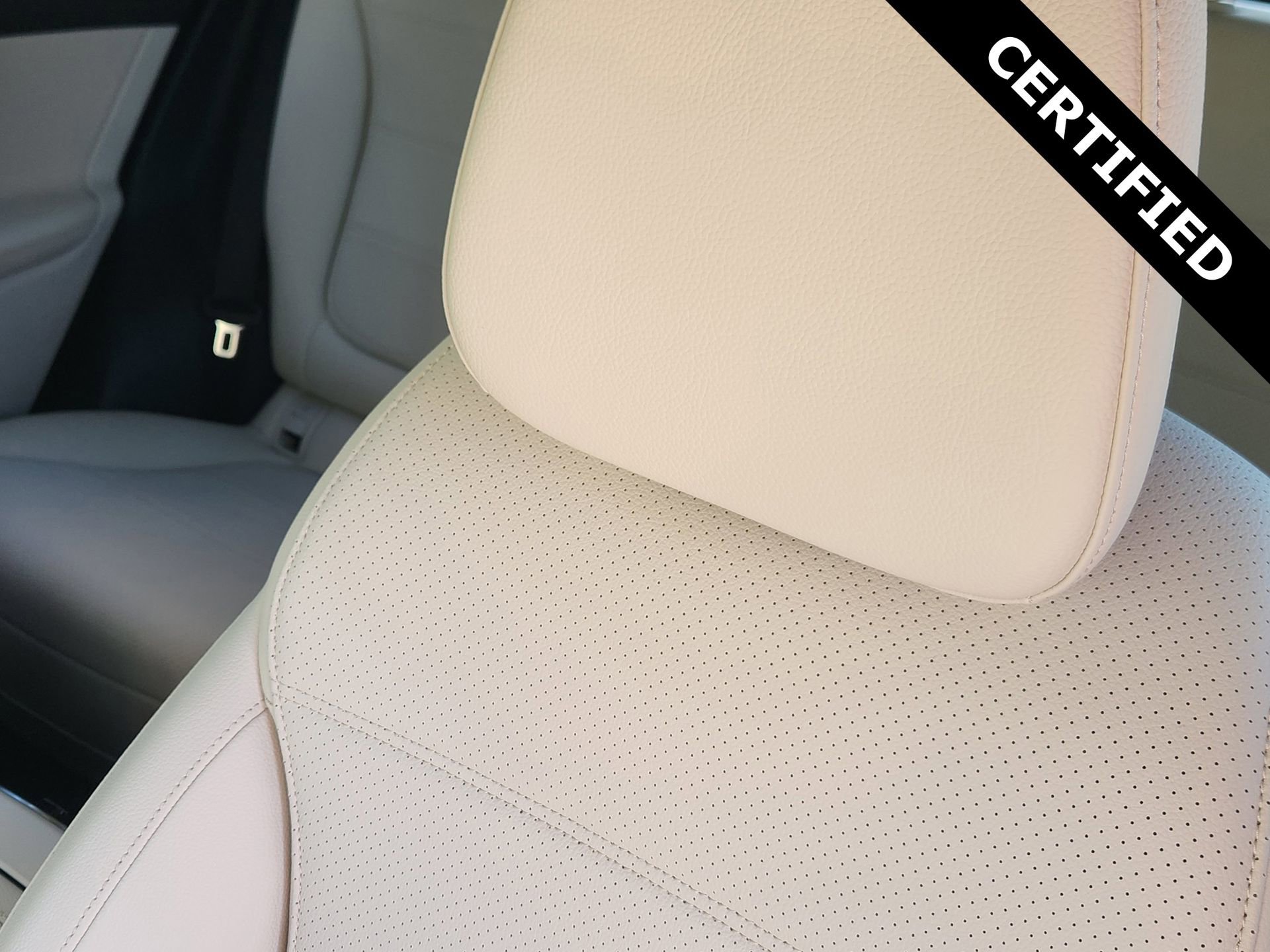 Certified 2023 Mercedes-Benz GLC 300 image 24