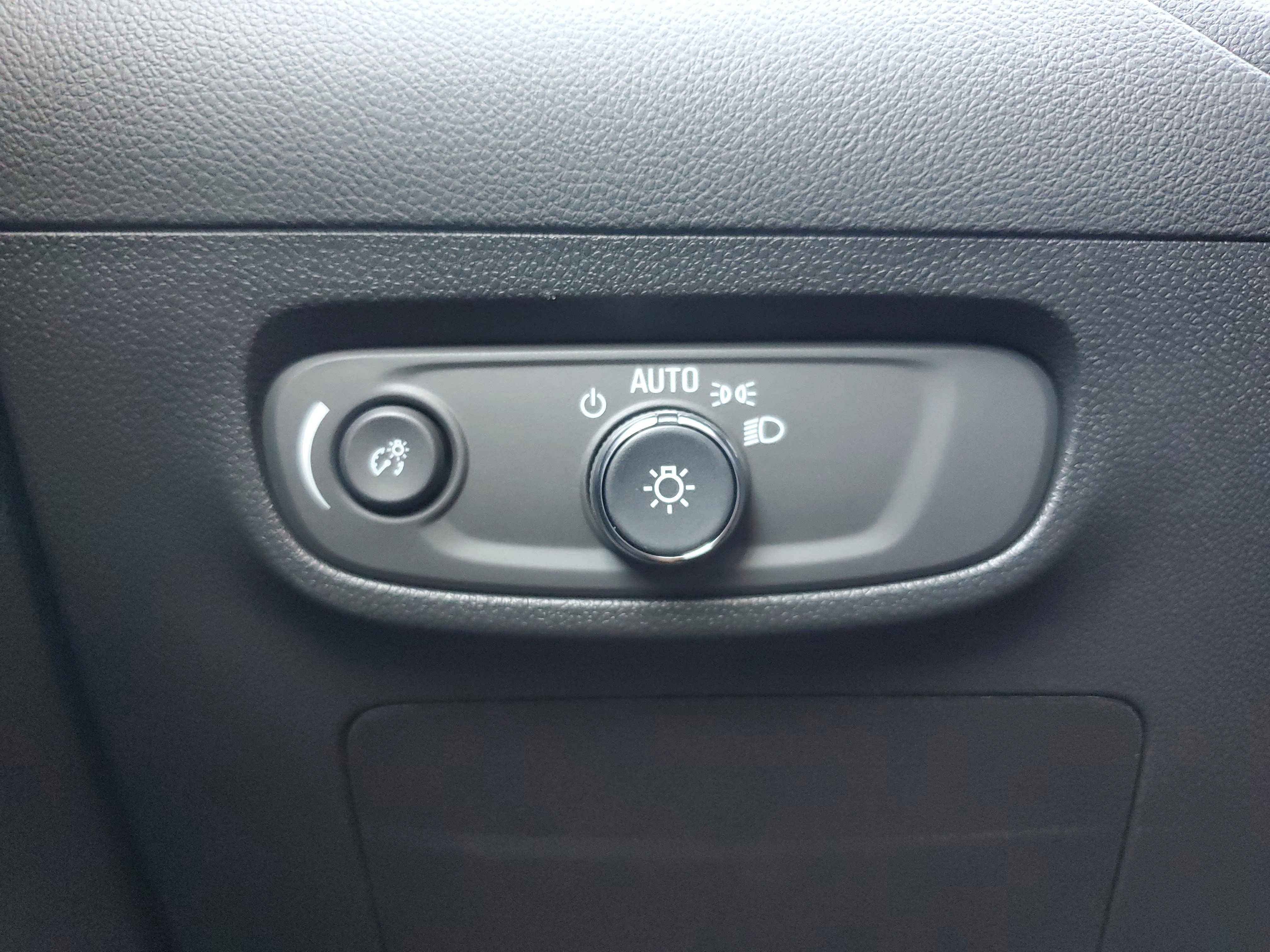 New 2026 Buick Encore GX Avenir image 28