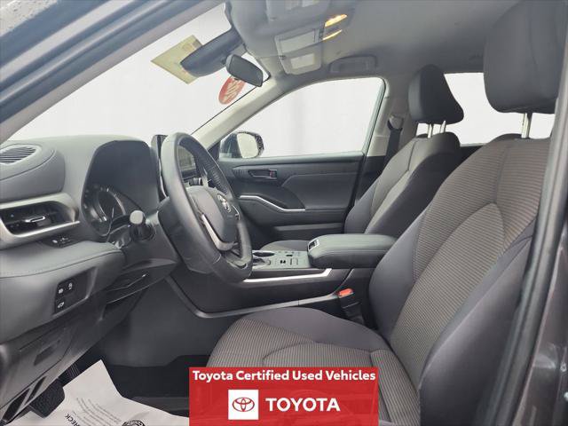 Certified 2024 Toyota Highlander LE AWD/4WD image 11
