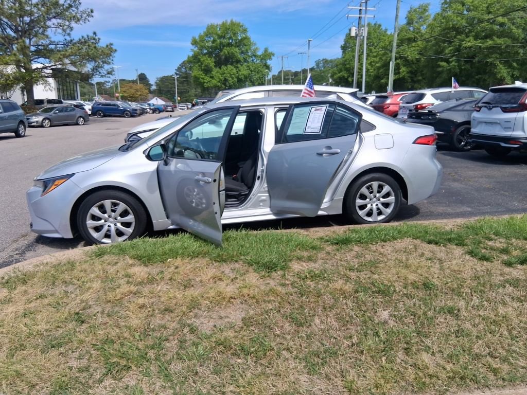 Used 2023 Toyota Corolla LE image 23