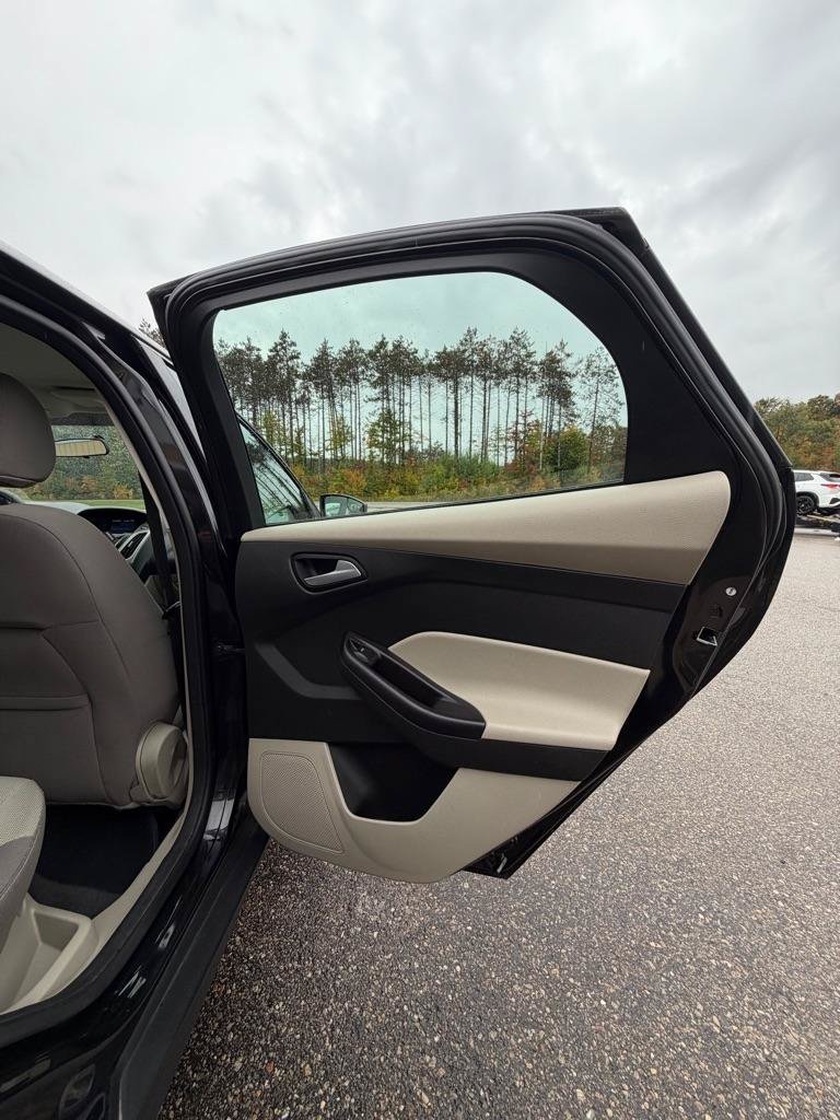 Used 2013 Ford Focus SE FWD image 20