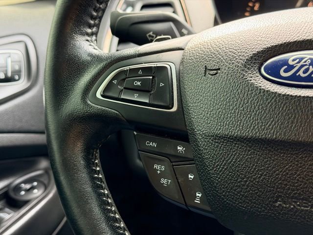 Used 2017 Ford Escape Titanium image 10