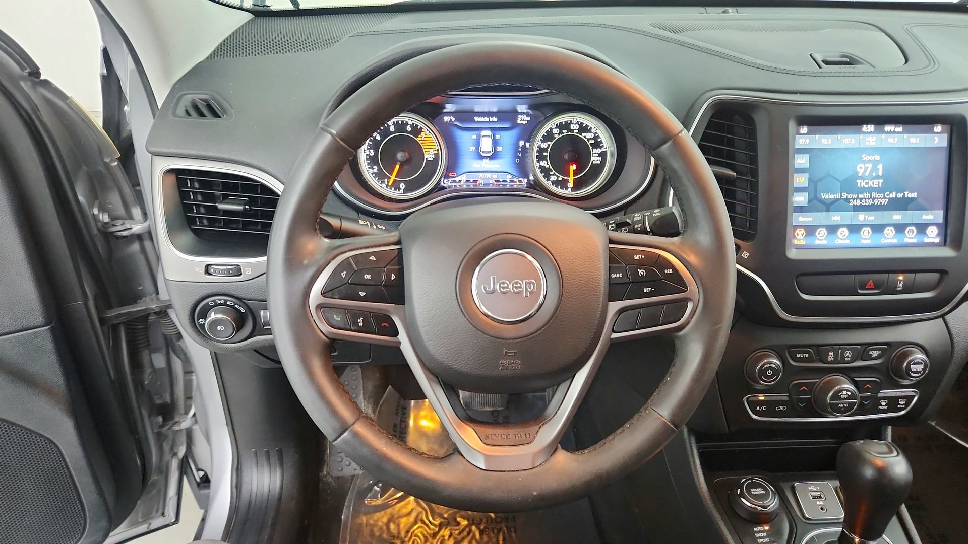 Used 2022 Jeep Cherokee Latitude Lux AWD/4WD image 19
