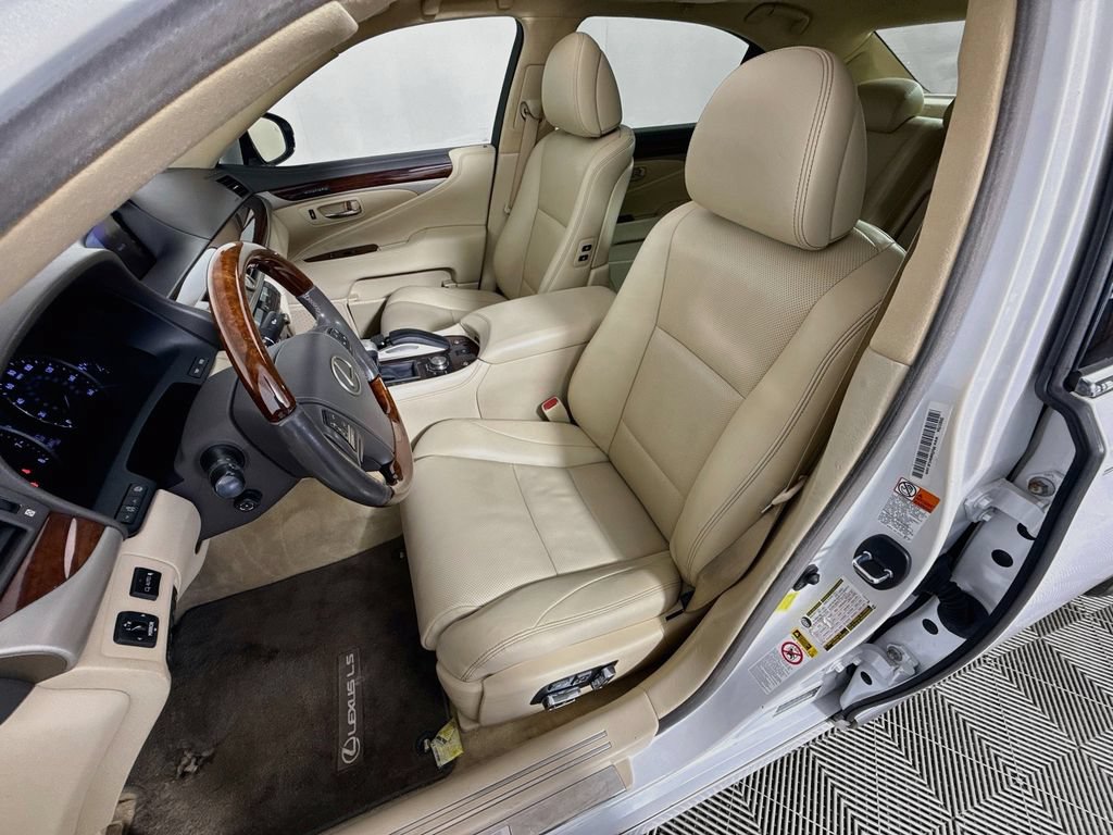 Used 2016 Lexus LS 460 L RWD image 22