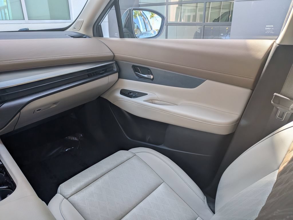 Used 2025 Nissan Murano Platinum w/ Cargo Package AWD/4WD image 18