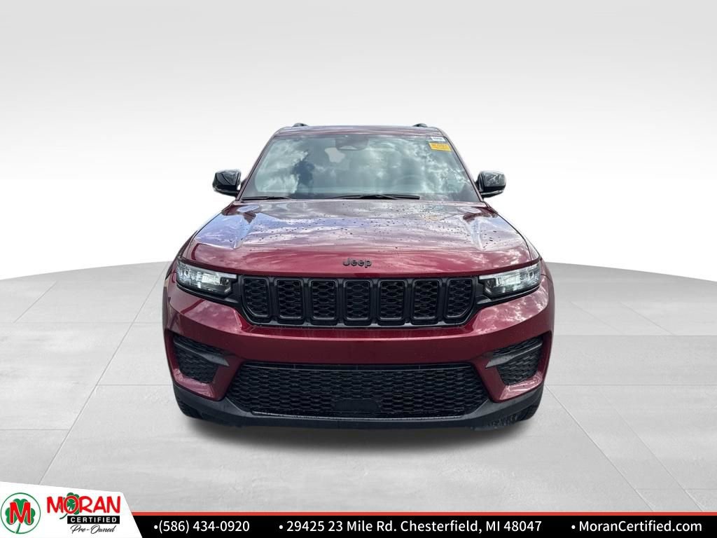 Used 2024 Jeep Grand Cherokee Altitude image 8