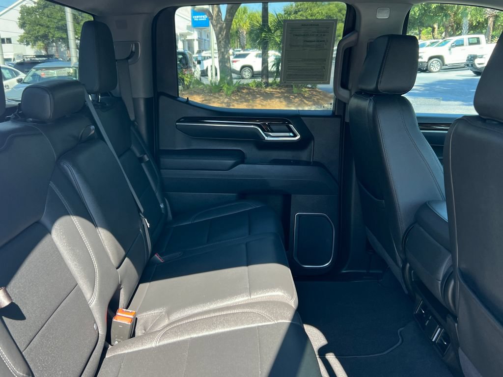 Used 2025 GMC Sierra 1500 SLT RWD image 19