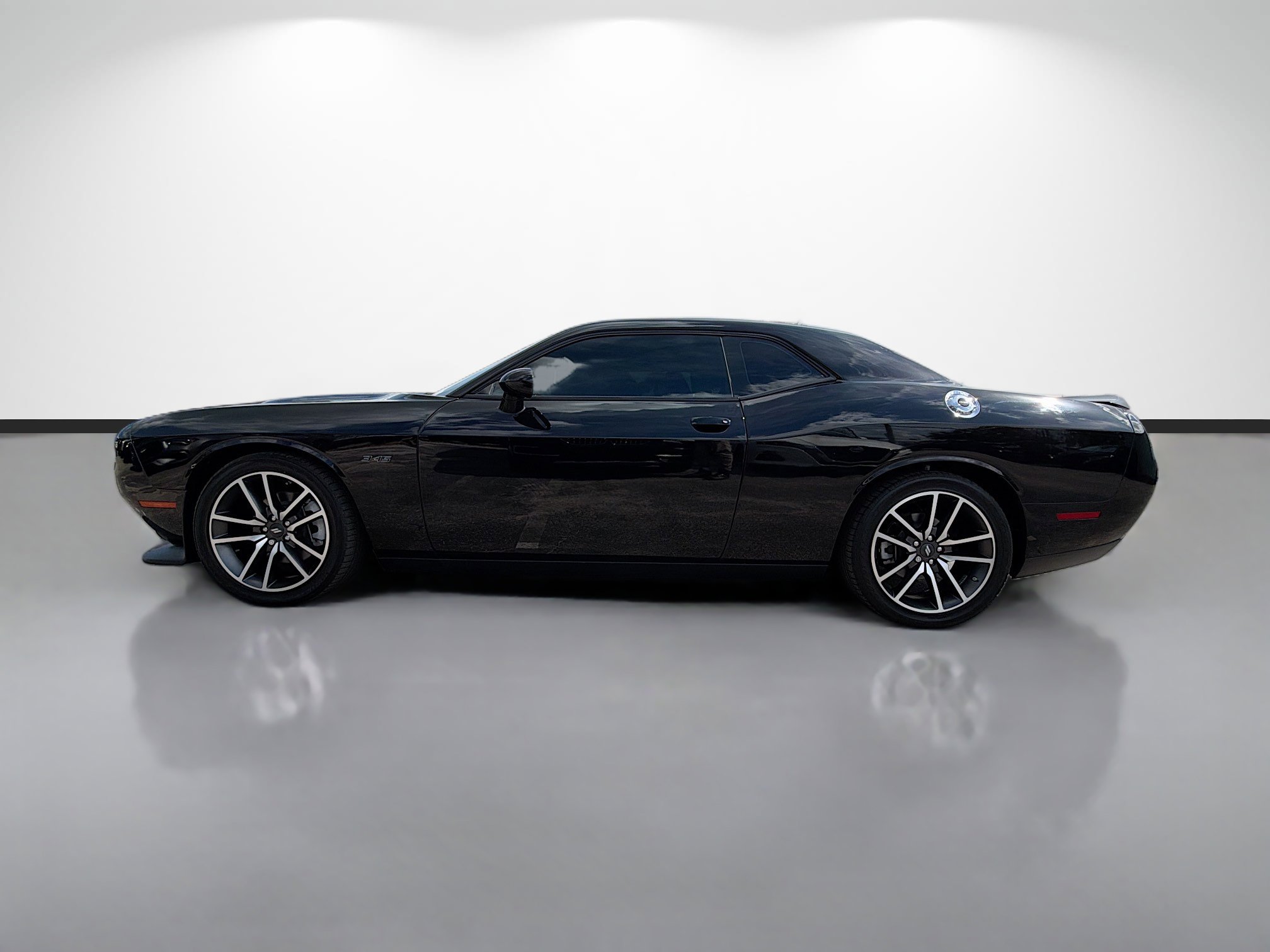 Used 2023 Dodge Challenger R/T RWD image 6