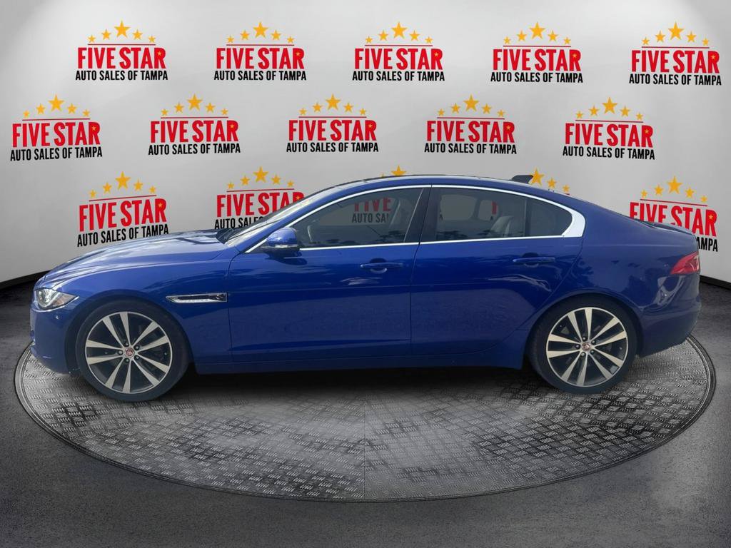 Used 2017 Jaguar XE Prestige RWD image 4
