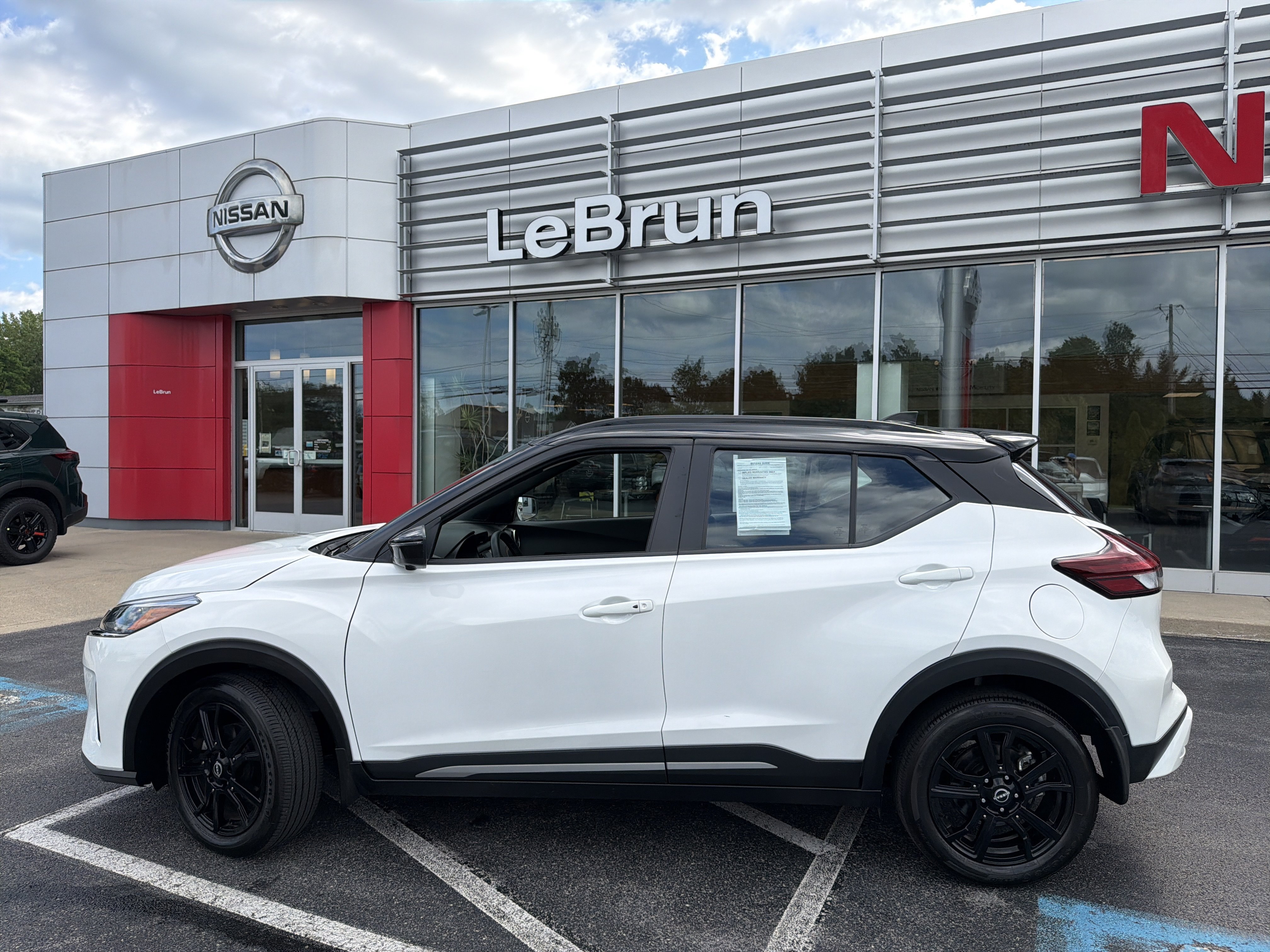 Used 2023 Nissan Kicks SR