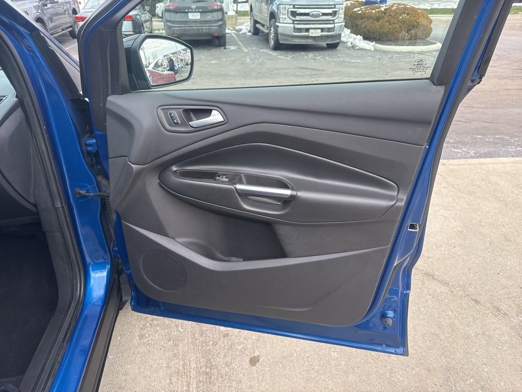 Used 2017 Ford Escape Titanium image 40